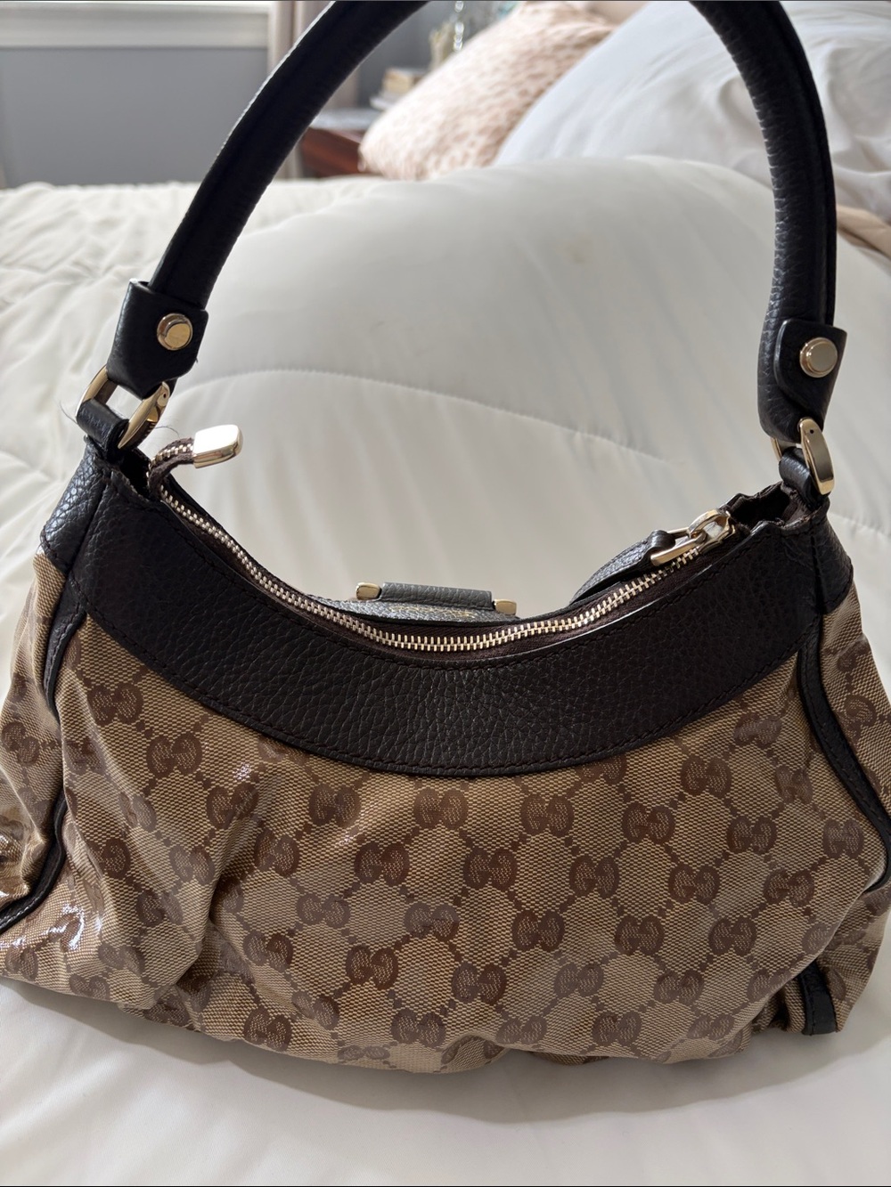Gucci Brown GG Canvas Shoulder Bag with Black Leather Trim and Gold Hardware - Picture 2 of 6